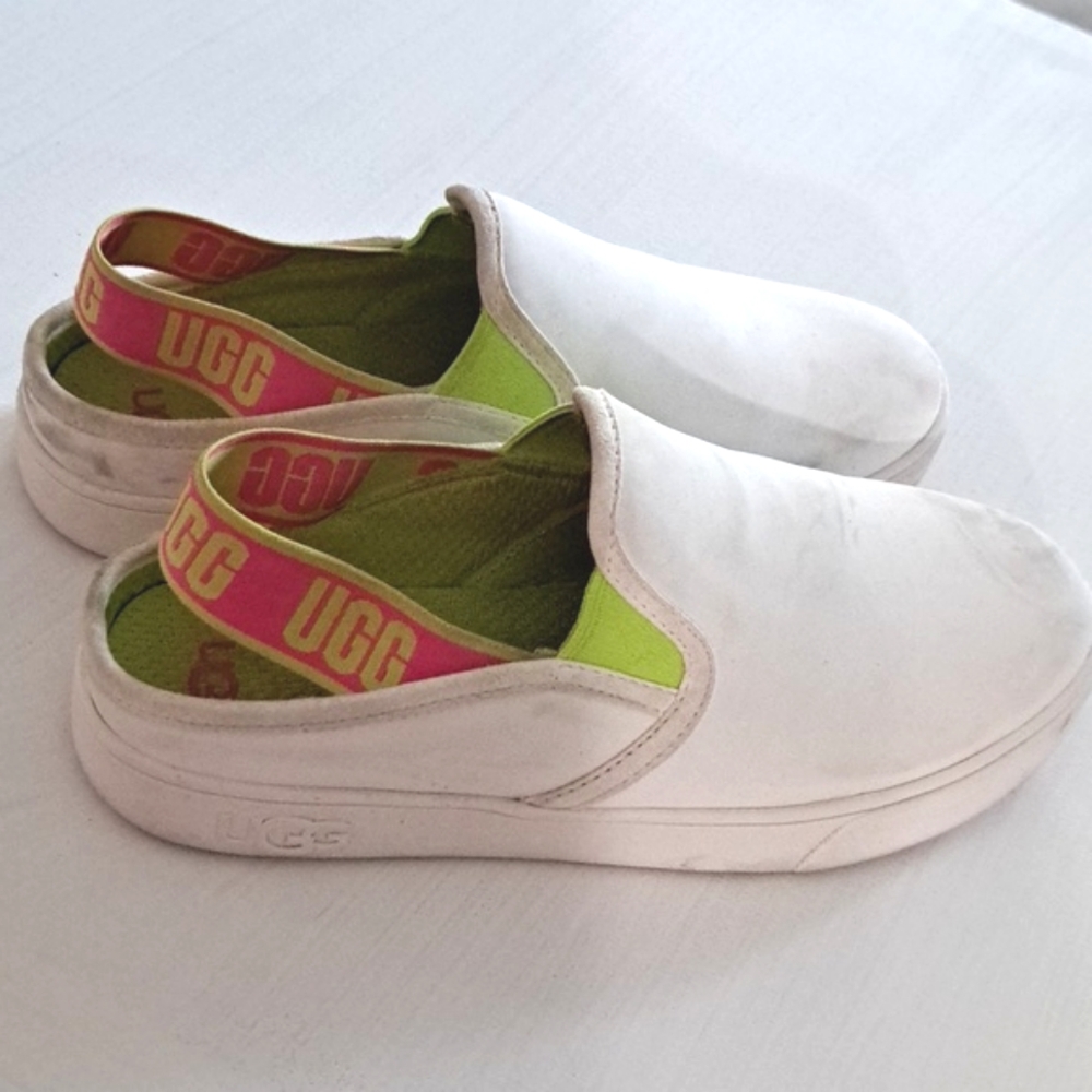 UGG Aivey Girls Slingback Sneakers – White Leather Slip-On Shoes, Kids Size 4 - Picture 2 of 6